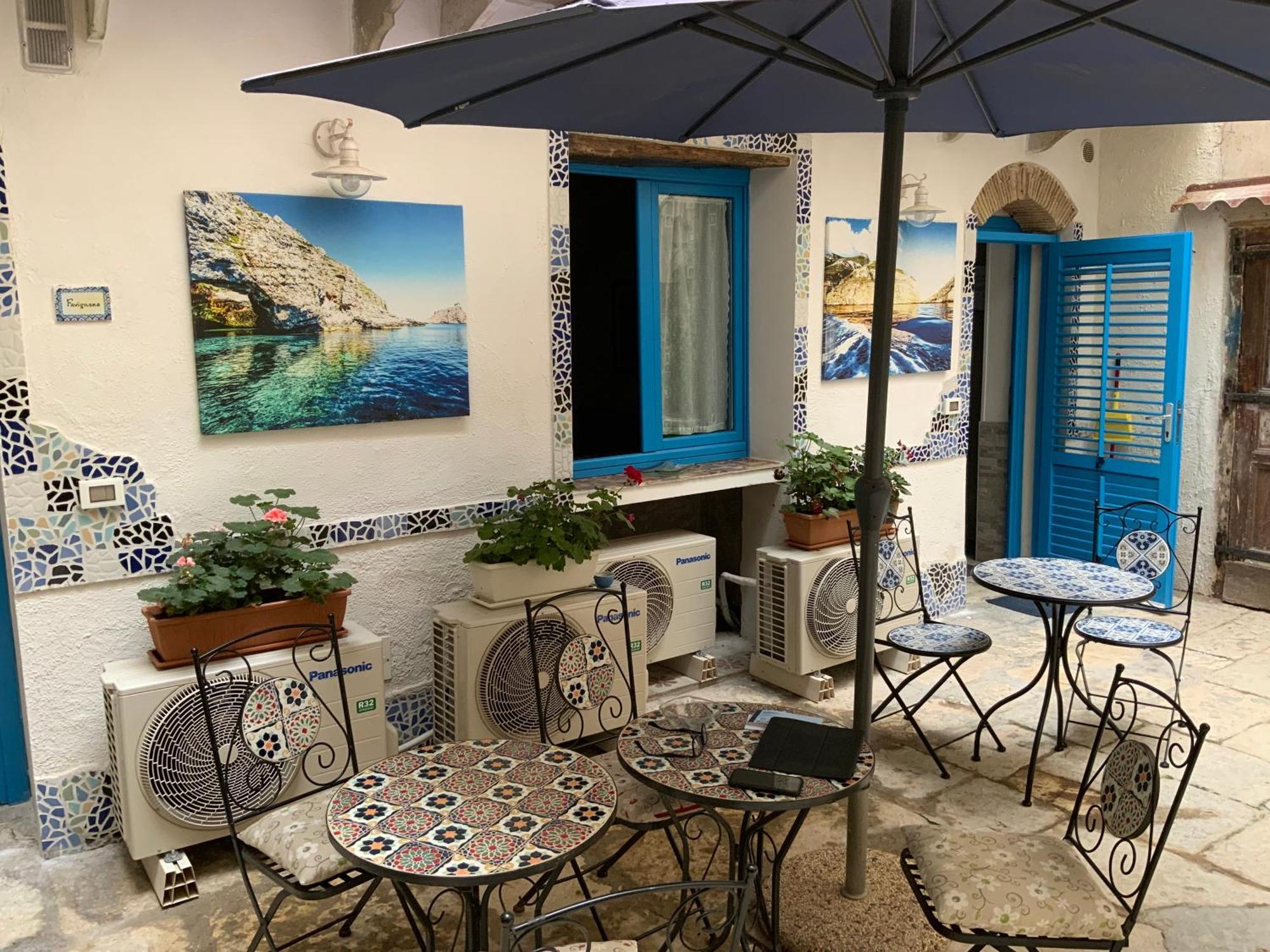 Cortile Azzurro Hotel Trapani Exterior photo